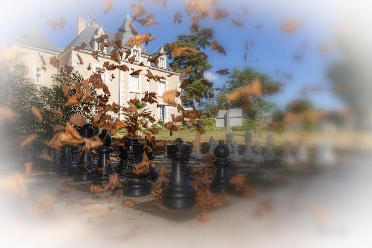 Le Petit Chateau Des Cedres Mouchamps Exteriér fotografie