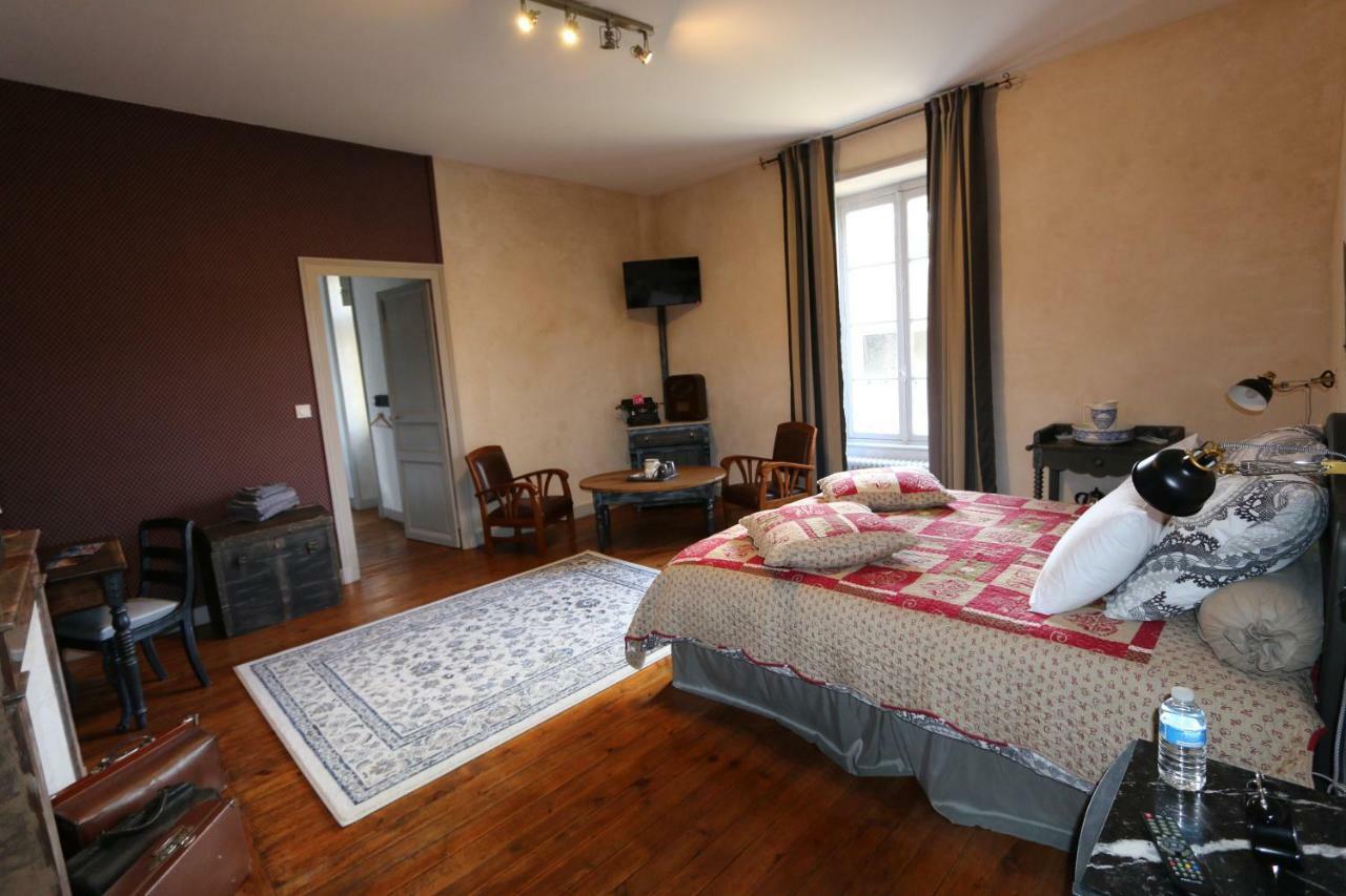 Le Petit Chateau Des Cedres Mouchamps Exteriér fotografie