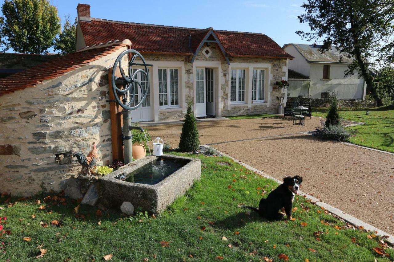 Le Petit Chateau Des Cedres Mouchamps Exteriér fotografie