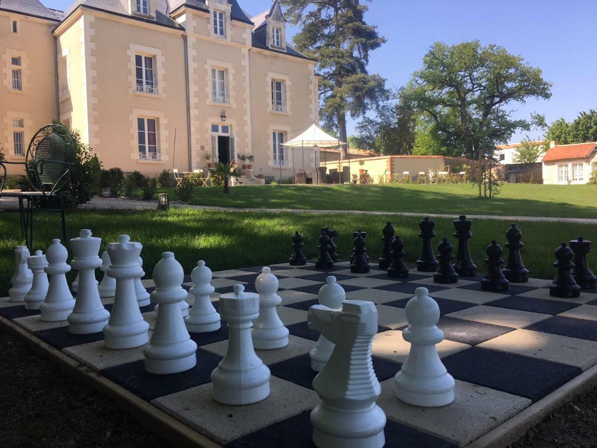 Le Petit Chateau Des Cedres Mouchamps Exteriér fotografie
