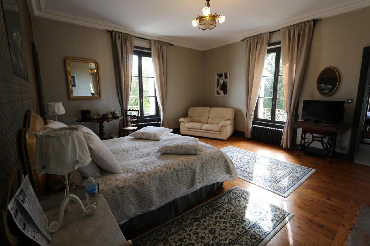 Le Petit Chateau Des Cedres Mouchamps Exteriér fotografie